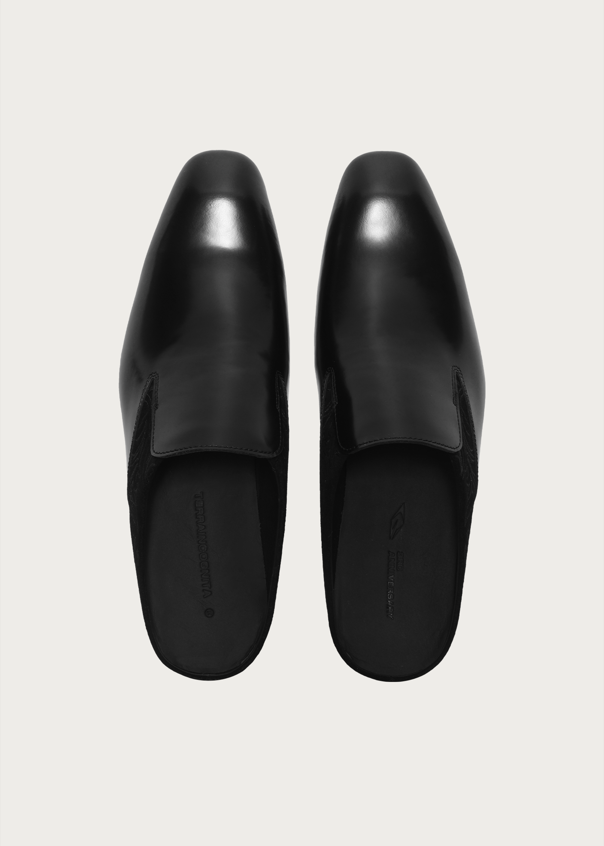 Flower-Patterned Pointed Mules Black