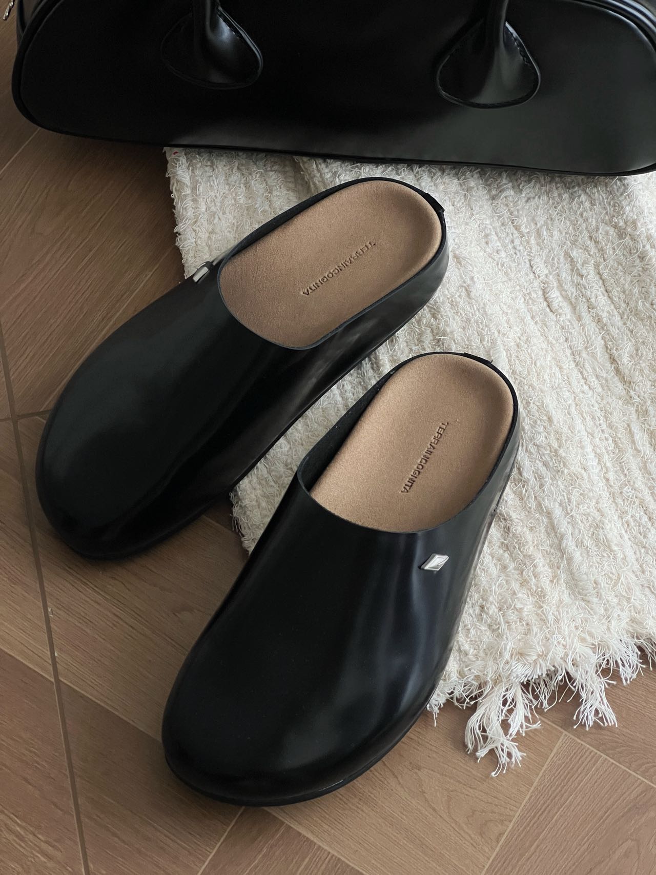 Star Emblem 3.0 Clogs Glossy Black