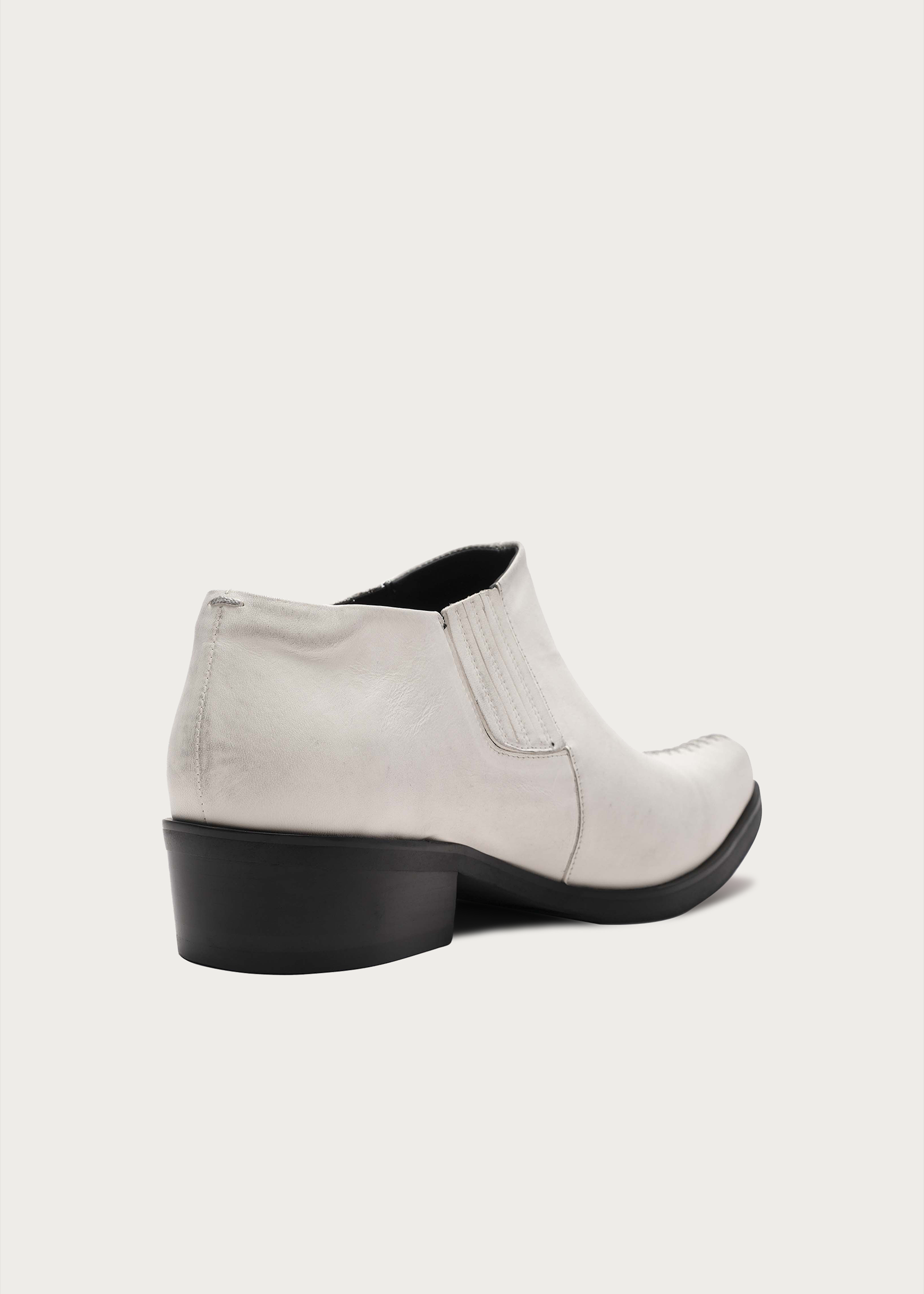 Front Stitch Leather Boots Dirty White
