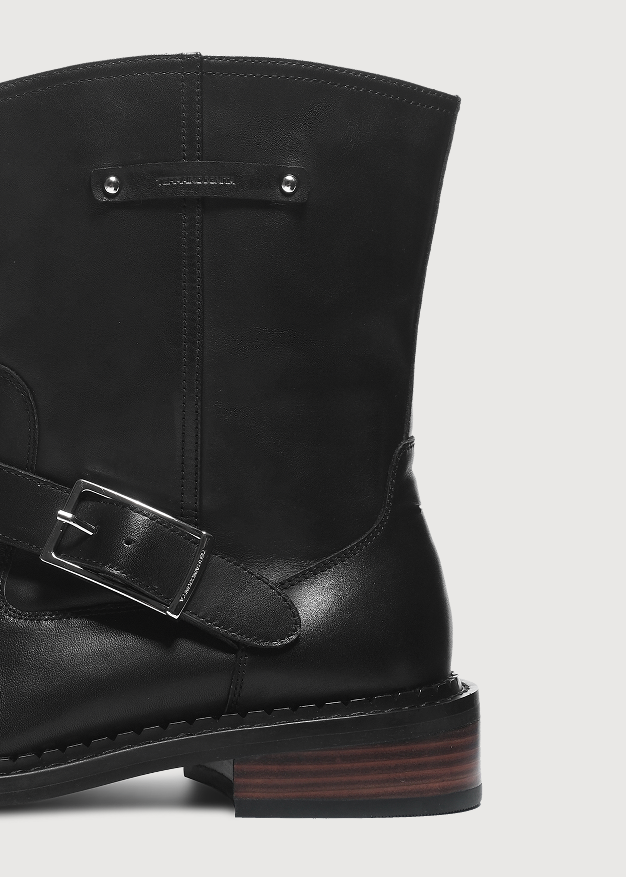 Wood-Grain Heel Ankle Boots Black