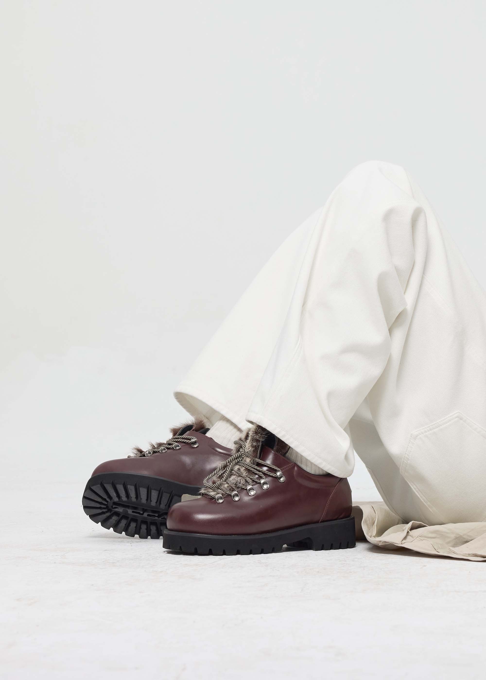 Outdoor-Inspired Leather Shoes Claret Red