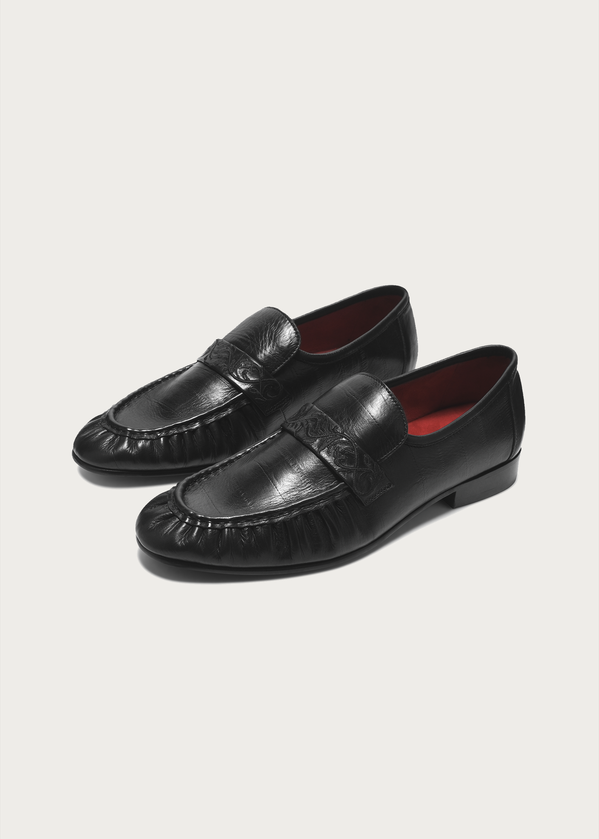 Vine-Engraved Loafers Elegant Black