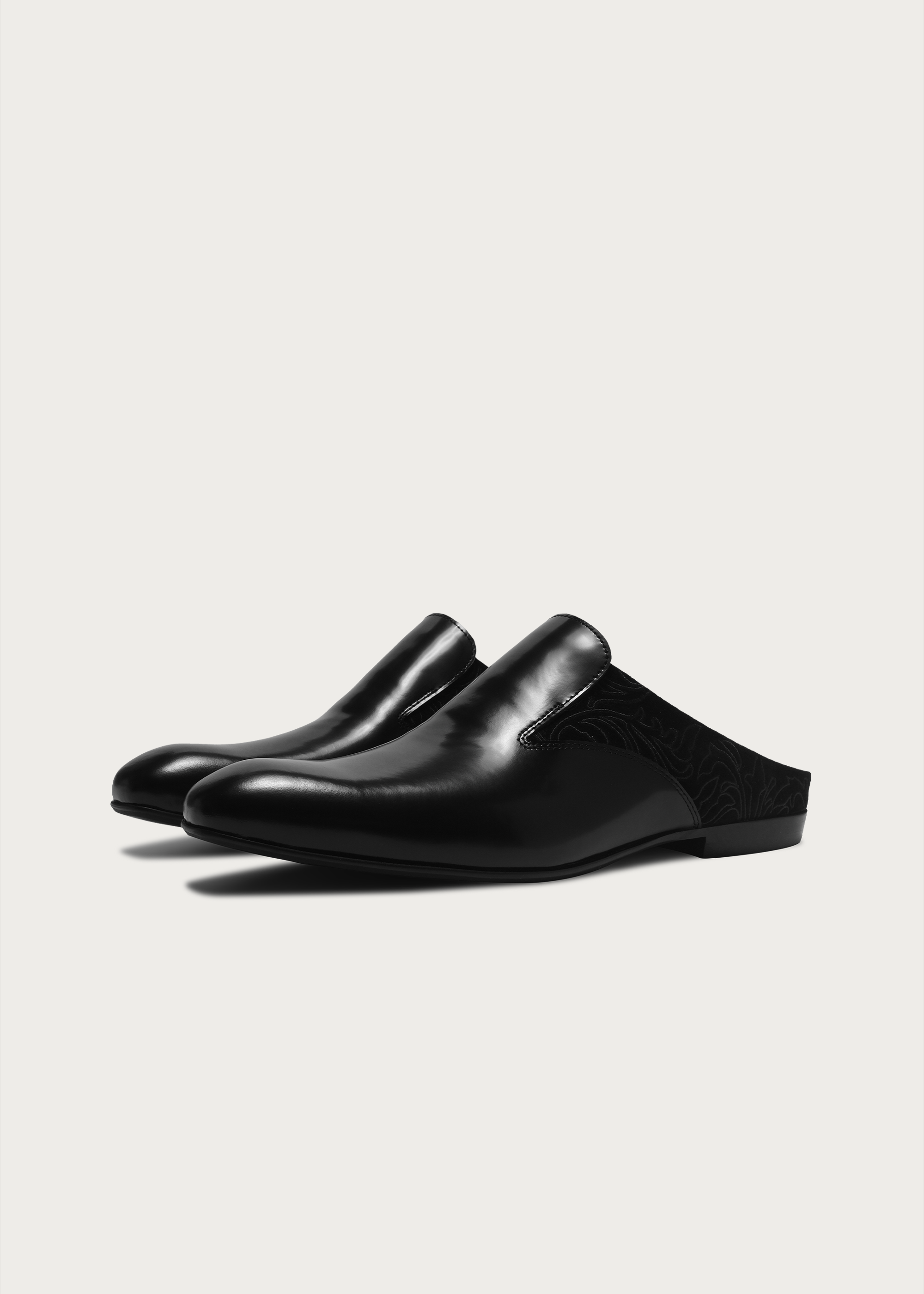 Flower-Patterned Pointed Mules Black