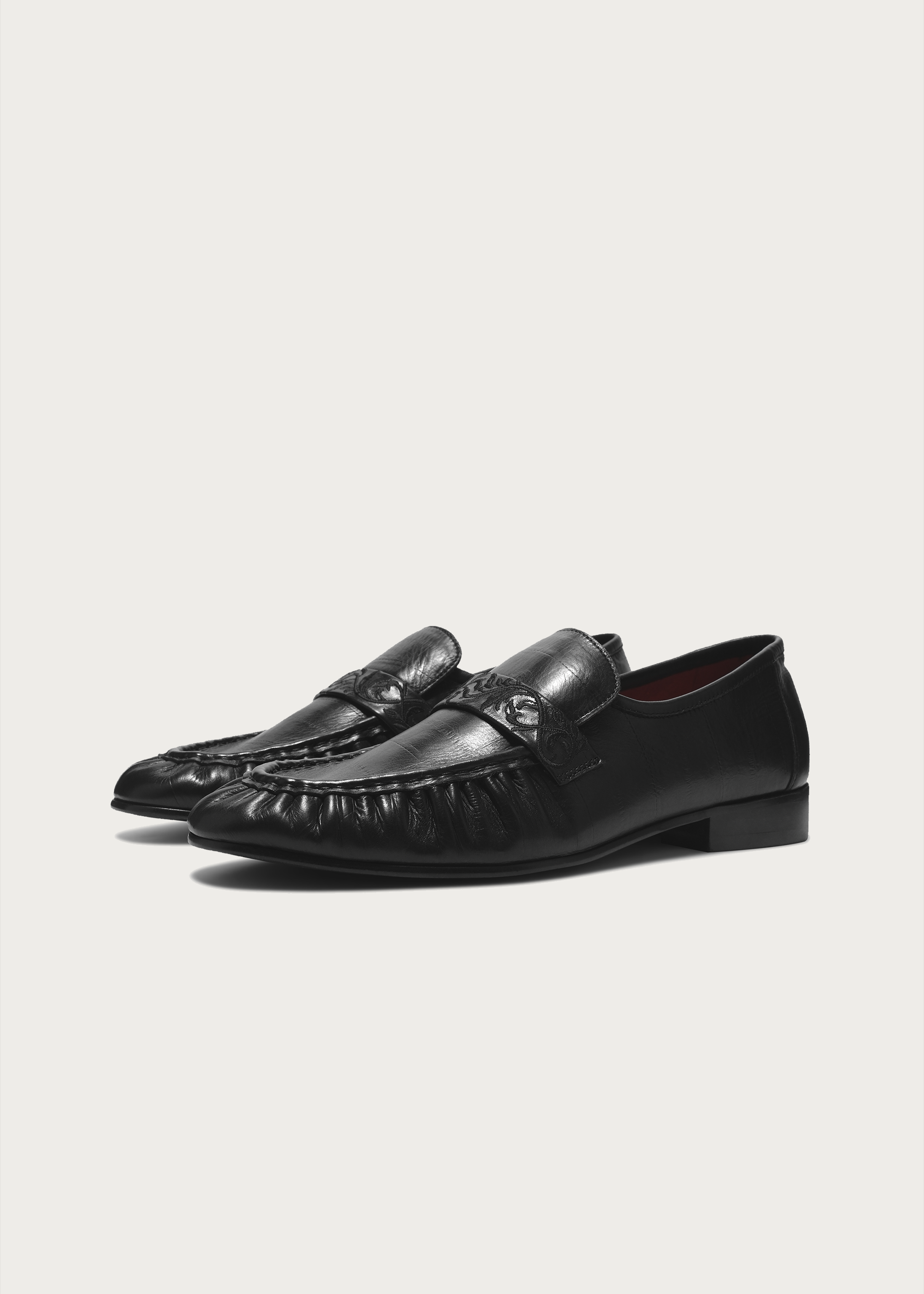 Vine-Engraved Loafers Elegant Black