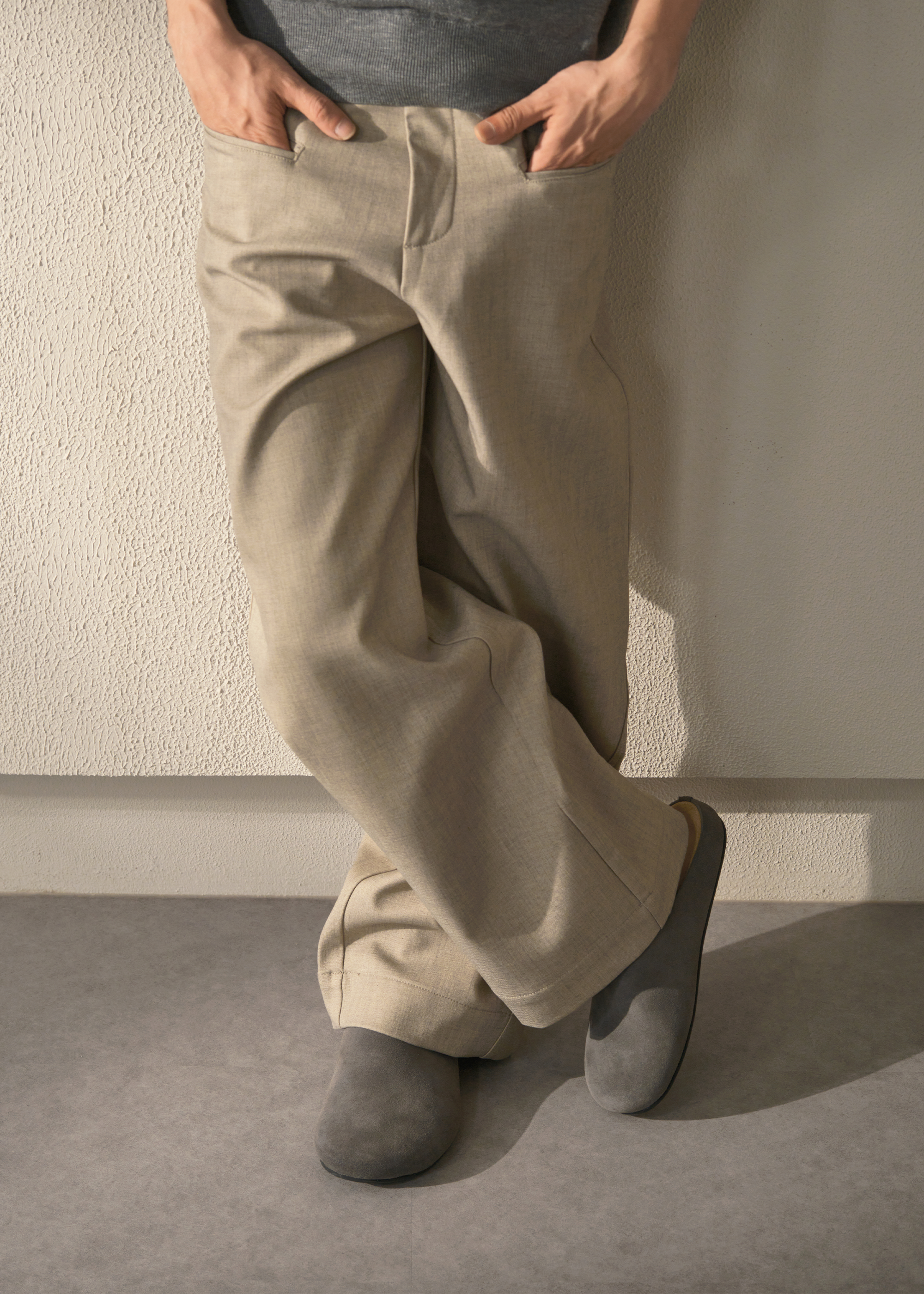 Cloud-Feel Suede Clogs Smog Gray