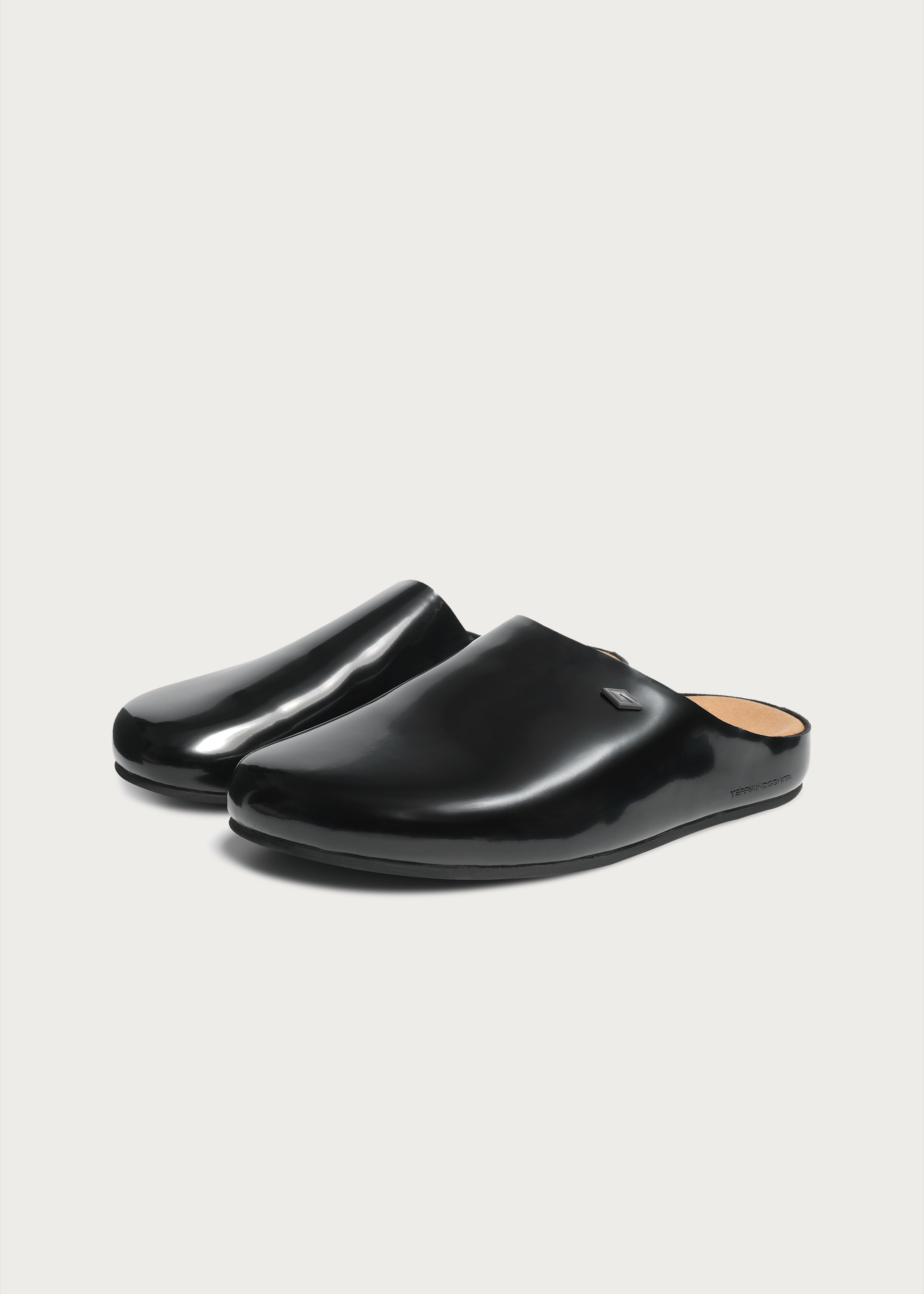 Star Emblem 3.0 Clogs Glossy Black