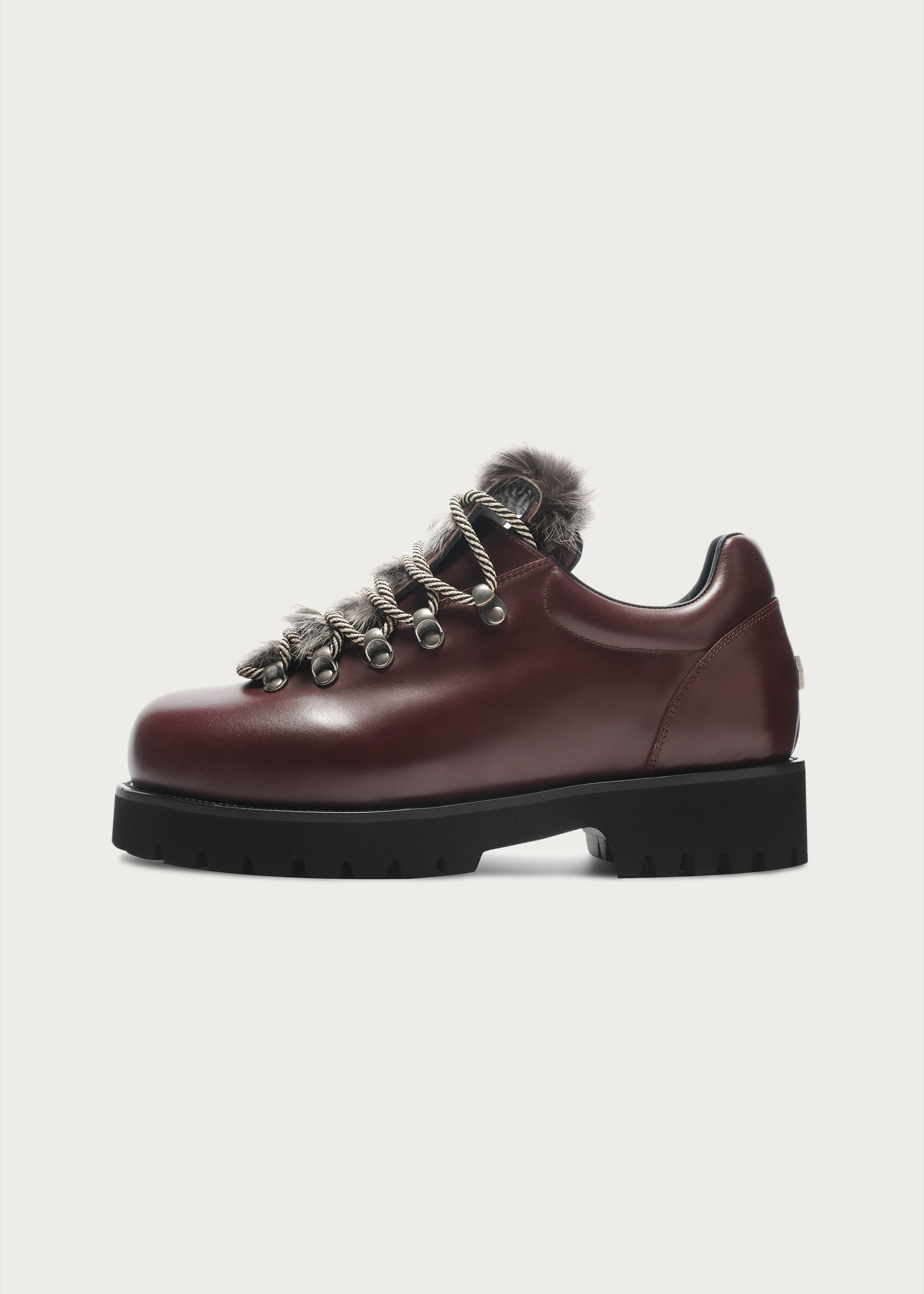 Outdoor-Inspired Leather Shoes Claret Red