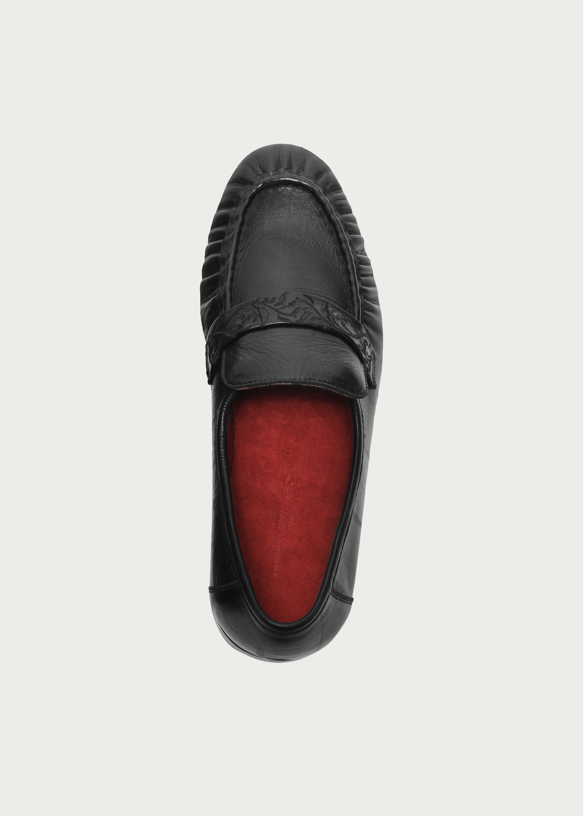 Vine-Engraved Loafers Elegant Black
